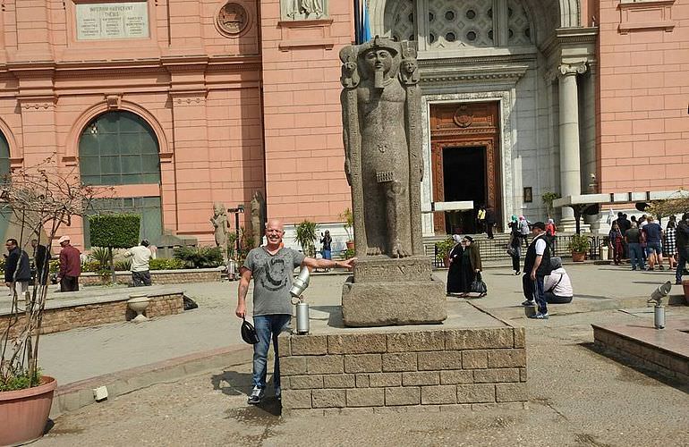 Tagesausflug von Sahl Hasheesh zu den Pyramiden in Kairo mit eigenem Guide 