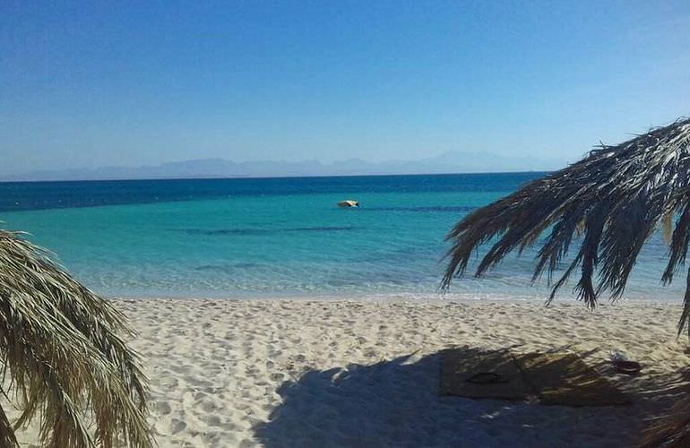 Ganztagesausflug von Sahl Hasheesh zur Paradies Insel mit dem Boot