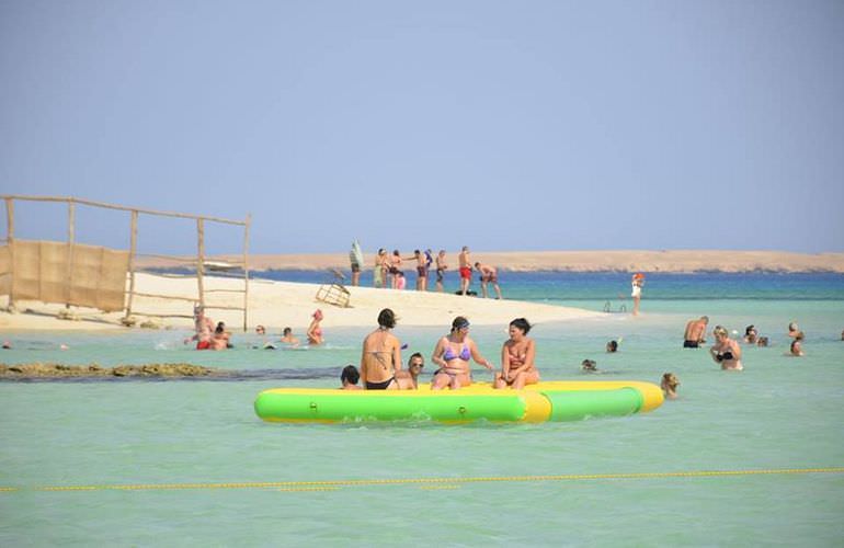 Ganztagesausflug von Sahl Hasheesh zur Paradies Insel mit dem Boot