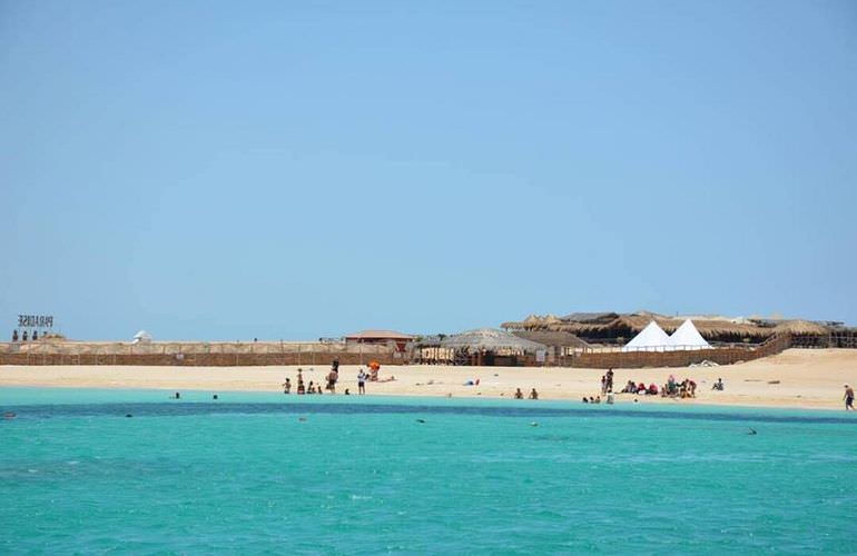 Ganztagesausflug von Sahl Hasheesh zur Paradies Insel mit dem Boot