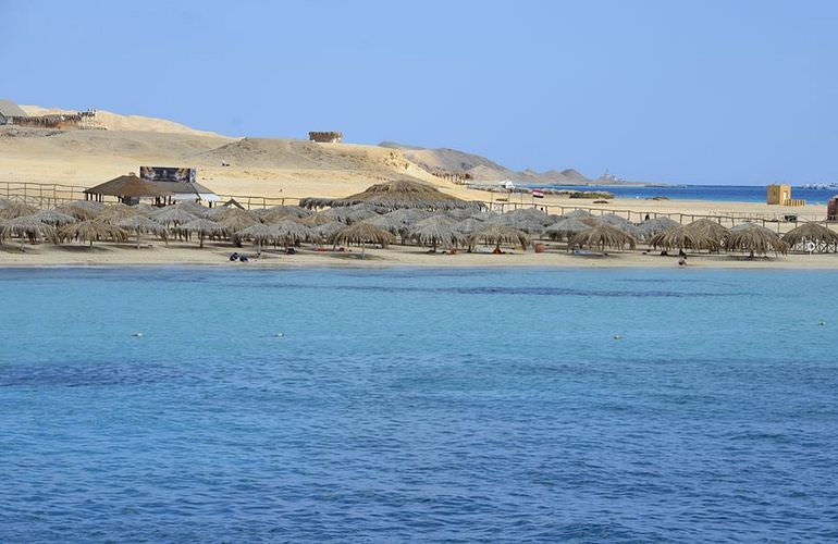 Ganztagesausflug von Sahl Hasheesh zur Paradies Insel mit dem Boot