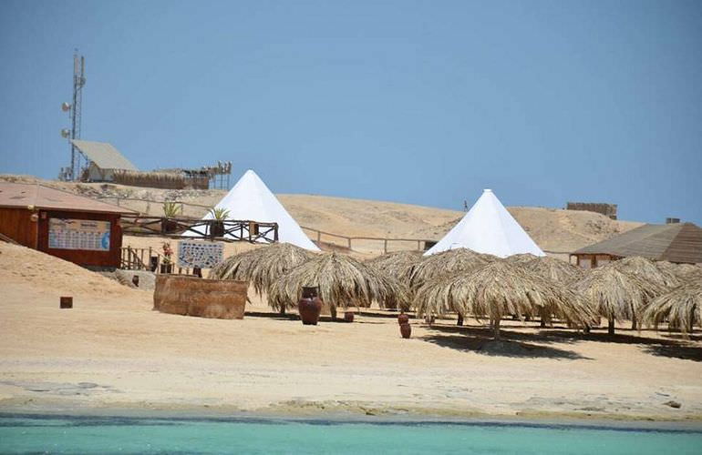 Ganztagesausflug von Sahl Hasheesh zur Paradies Insel mit dem Boot