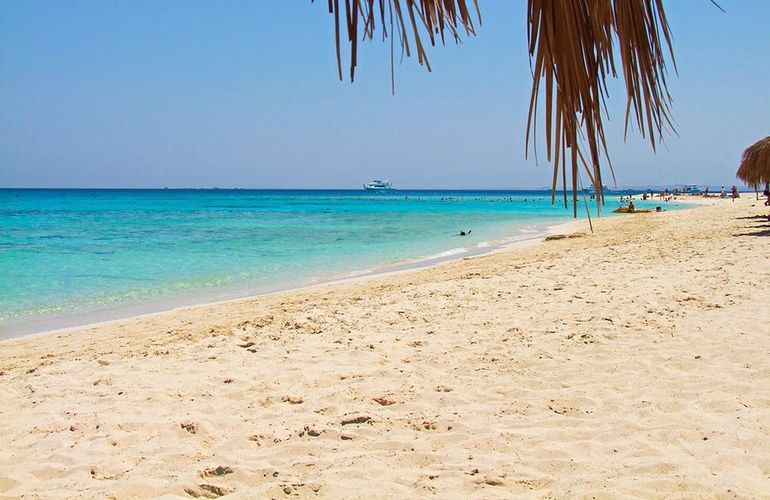 Ganztagesausflug von Sahl Hasheesh zur Paradies Insel mit dem Boot