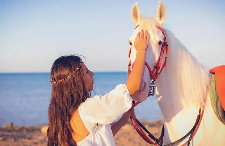 Pferde Reiten in Sahl Hasheesh: Reiten am Strand oder in der Wüste
