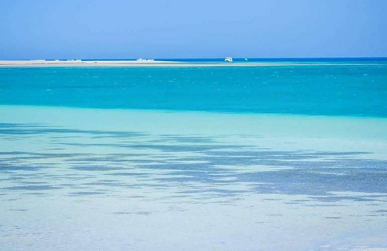 Exklusive Sahl Hasheesh Bootstour: Privater Ausflug auf eine einsame Insel mit Schnorcheln