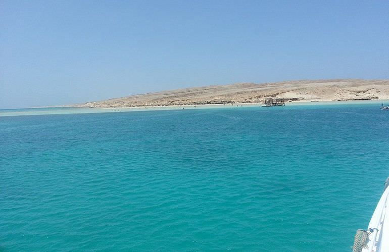 Private Yachten chartern mit Insel-Ausflug von Sahl Hasheesh aus