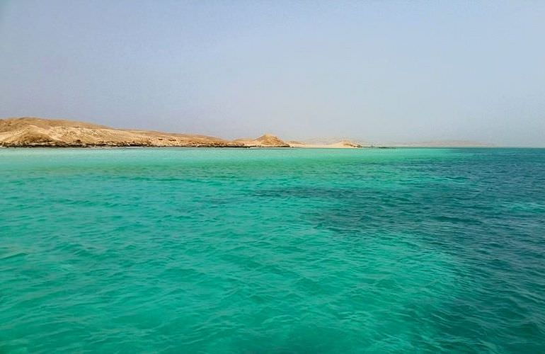 Private Yachten chartern mit Insel-Ausflug von Sahl Hasheesh aus