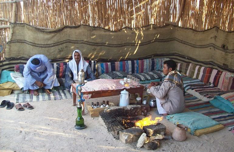 Quad Abenteuer in Sahl Hasheesh: Private Tour durch die Wüste mit Abendessen