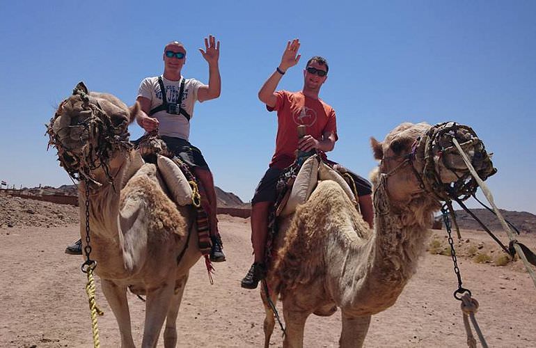 Quad Safari am Morgen durch die Wüste von Sahl Hasheesh mit Kamelreiten