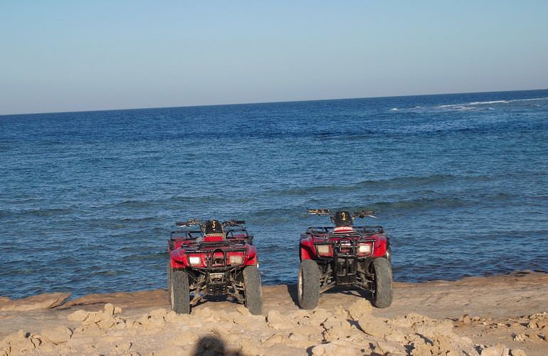 Privates Quad-Abenteuer am Strand bei Sonnenuntergang ab Sahl Hasheesh